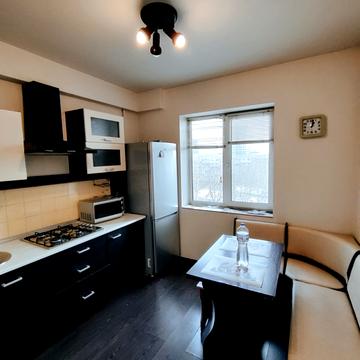 Деміївська вул., 51