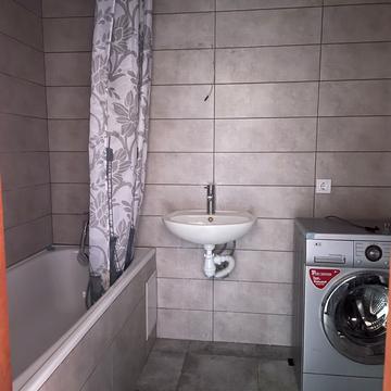 Здолбунівська вул., 13