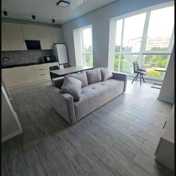 Мольєра вул., 77