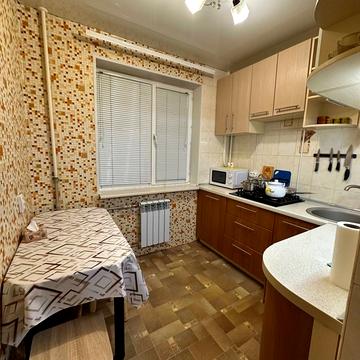 Богдана Хмельницького вул., 17