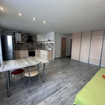 Тролейбусна вул., 5Г