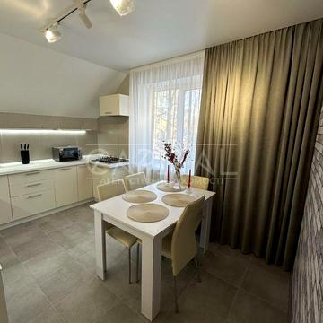 Київська вул., 48