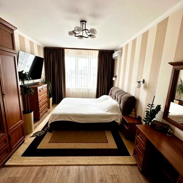 Владислава Бувалкіна вул., (Будинок 2)