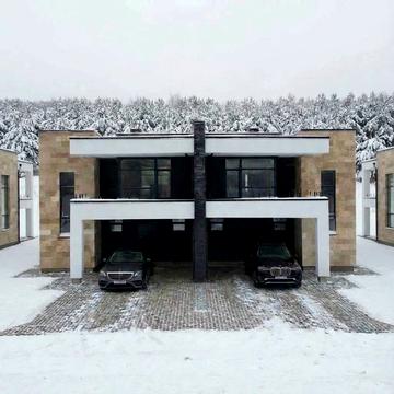 Євгена Коновальця вул., 49