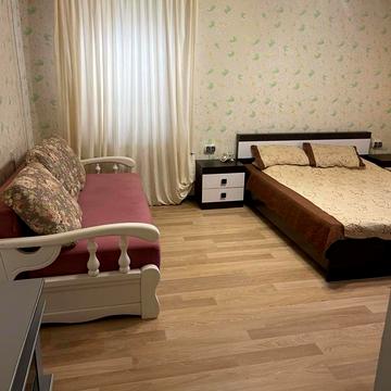 Євгена Чикаленка вул., 50/1