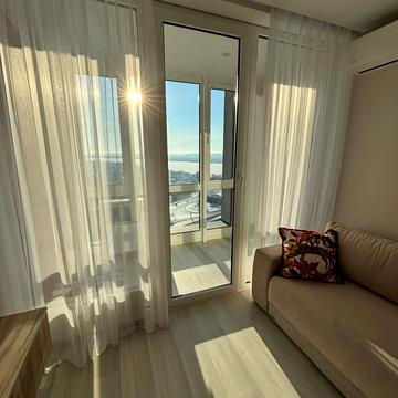 Зарічна вул., 4