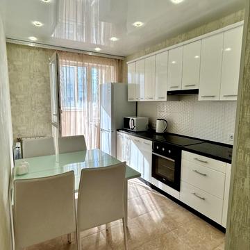 Героїв Харкова просп. (Московський), 272г