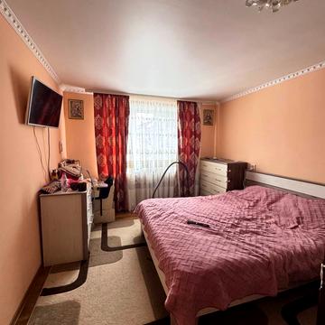 Олександра Довженка вул., 6