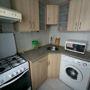 Лесі Українки бульв., 16