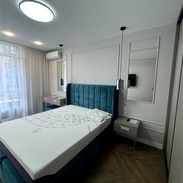 Джона Маккейна вул. (Івана Кудрі), 1-Б