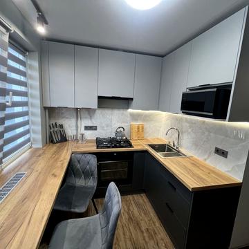 Дарницький бульв., 4