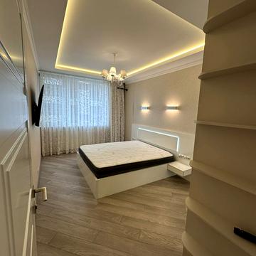 Європейського Союзу просп. (Правди), 45-А