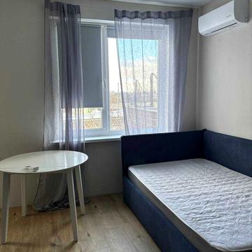 Юнацька вул., 21