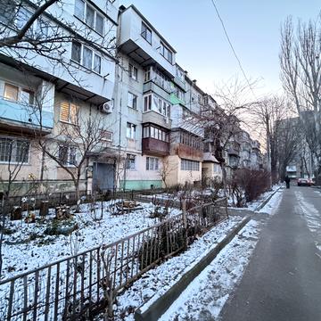 Радісна вул., 21