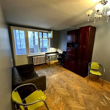 Ломаківська вул. (Мічуріна), 2