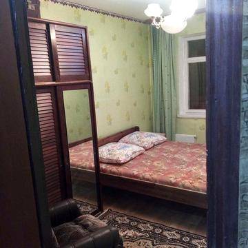 Академіка Корольова просп., 12