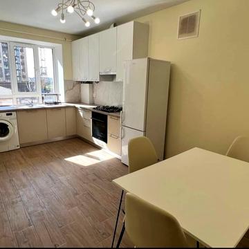 Рівненська вул., 25-В