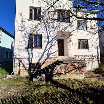 Гамалії вул., 5