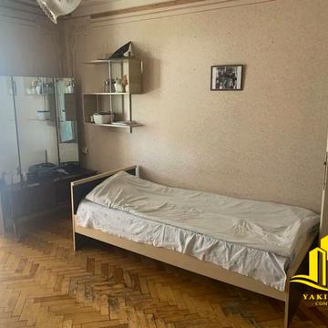 Євгена Патона вул., 4/2