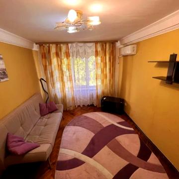 Мілютенка вул., 24