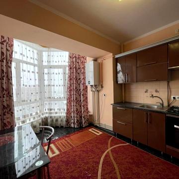 Богдана Хмельницького вул., 53