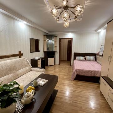 Євпаторійська вул., 106