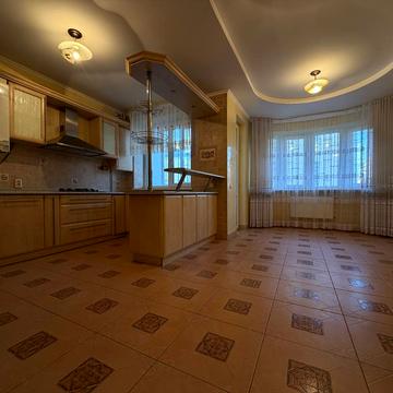 Військова вул., 2