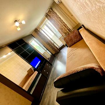 Дмитра Коцюбайла вул. (Державінська), 2