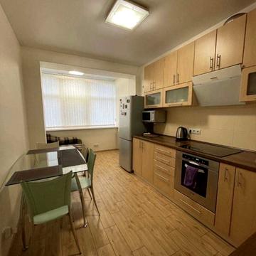 Камянська вул., 34а