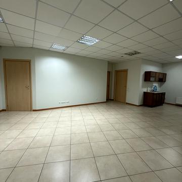 Літературна вул., 1а