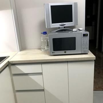 Європейського Союзу просп. (Правди), 10