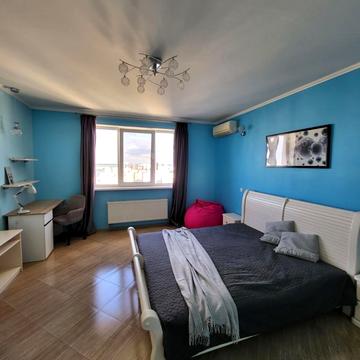 Олександра Мишуги вул., 8