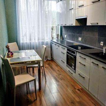 Володимира Наумовича вул. (Антонова-Овсієнка), 4