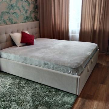 Володимира Наумовича вул. (Антонова-Овсієнка), 4