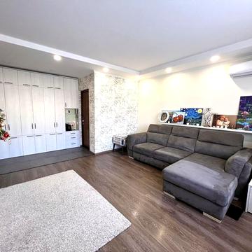 Коломийська вул., 16