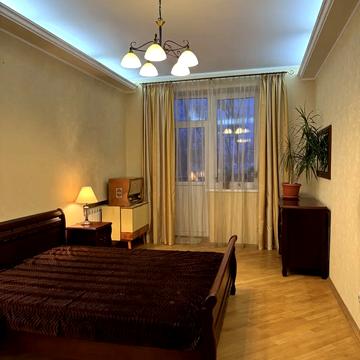 Микільсько-Ботанічна вул., 7/9