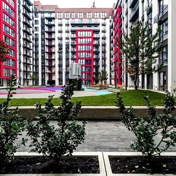 Романа Левицького вул., 4