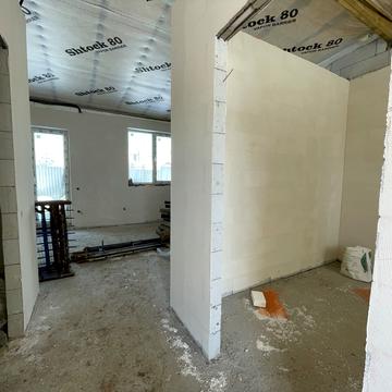 Вереснева вул., 35