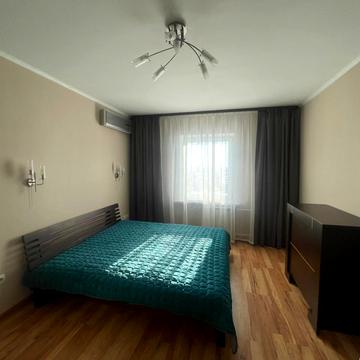 Федора Ернста вул., 12