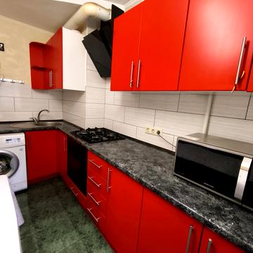 Варненська вул., 7/3