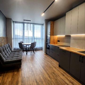 Володимира Івасюка вул., 82