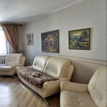 Небесної Сотні просп. (Маршала Жукова), 10/6