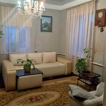 Цимбалів Яр вул., 4