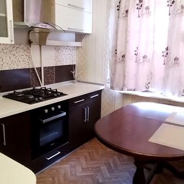 Академіка Корольова вул., 100