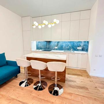 Ґарета Джонса вул. (Сімї Хохлових), 12