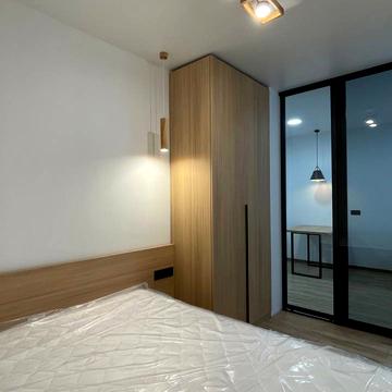 Космічна вул., 5