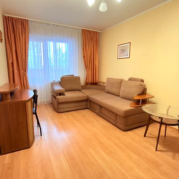 Милославська вул., 45