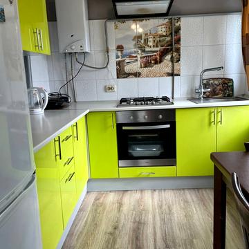 Устинівський пров., 18а