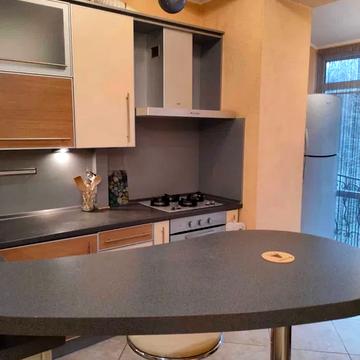 Леоніда Первомайського вул., 9-А