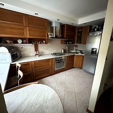 Юрія Кондратюка вул. (Комунарівська), 7